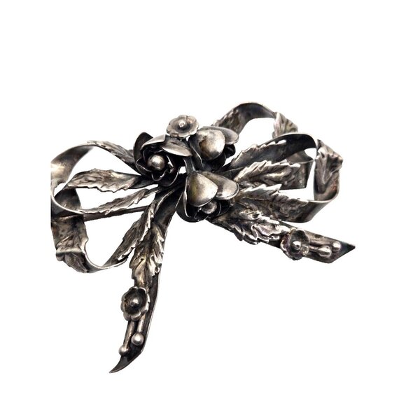 HOBE Jewelry - HOBE sterling silver floral bow brooch very vintage and lovely patina